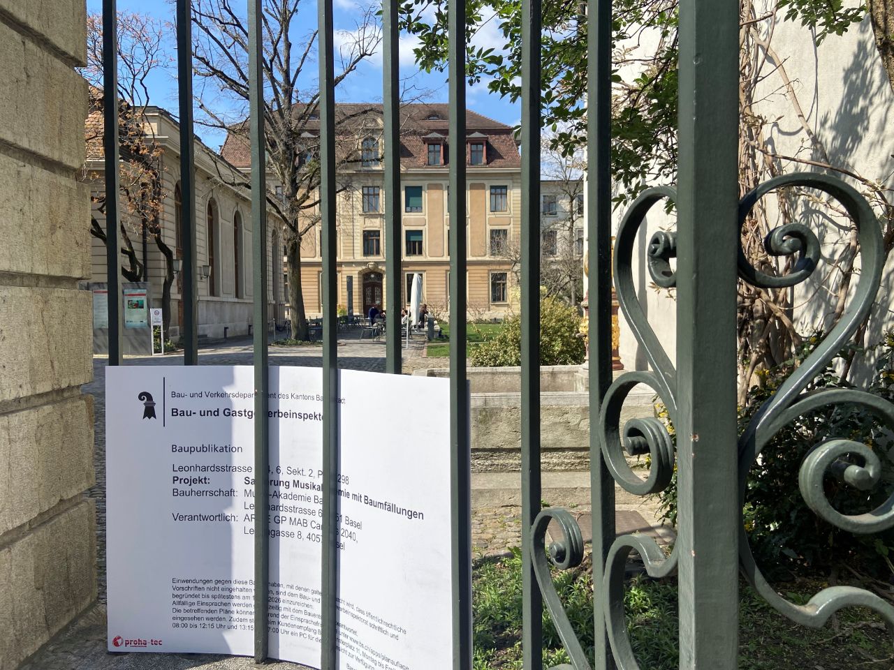 Umzug der Schola Cantorum Basiliensis im Sommer 2025: Zügelwagen mit Inhalt