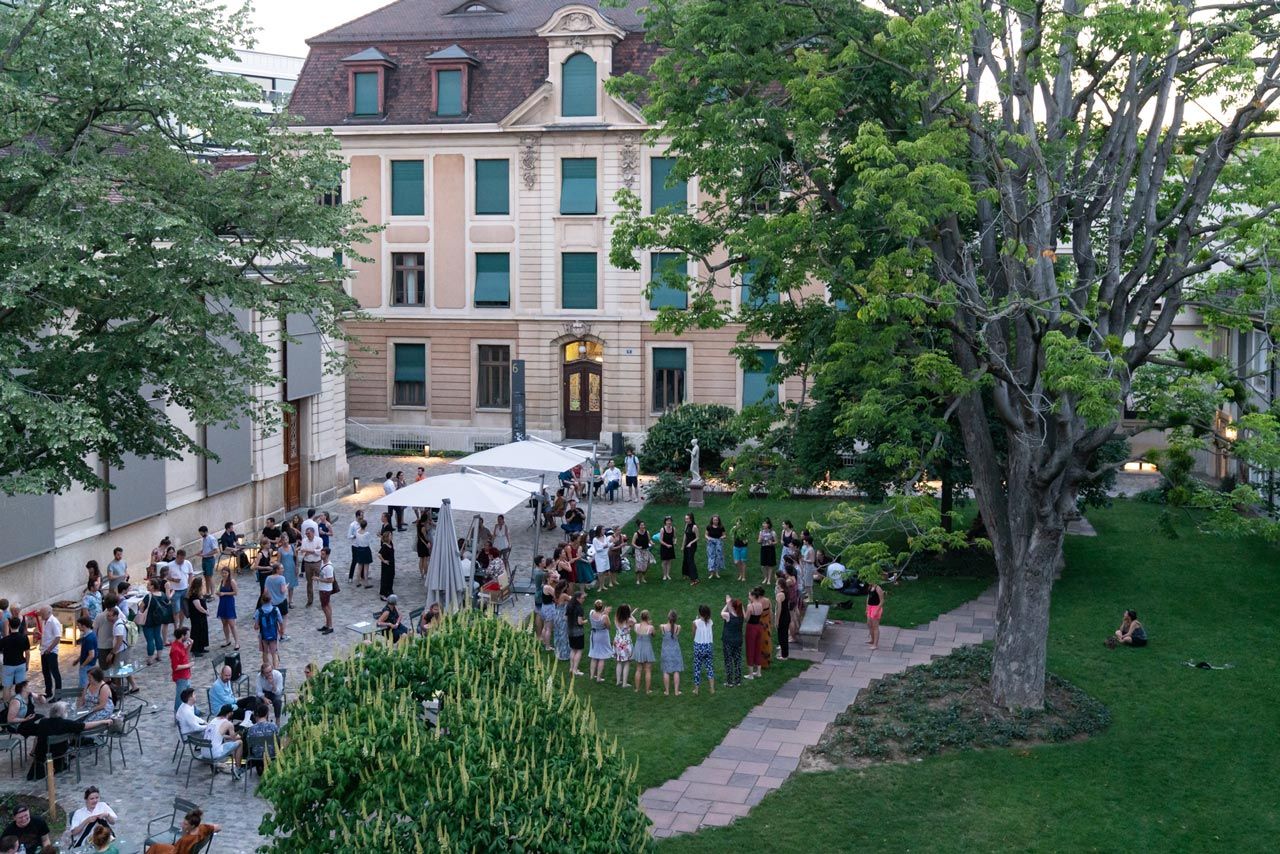 Ein Sommerfest im Hof der MAB